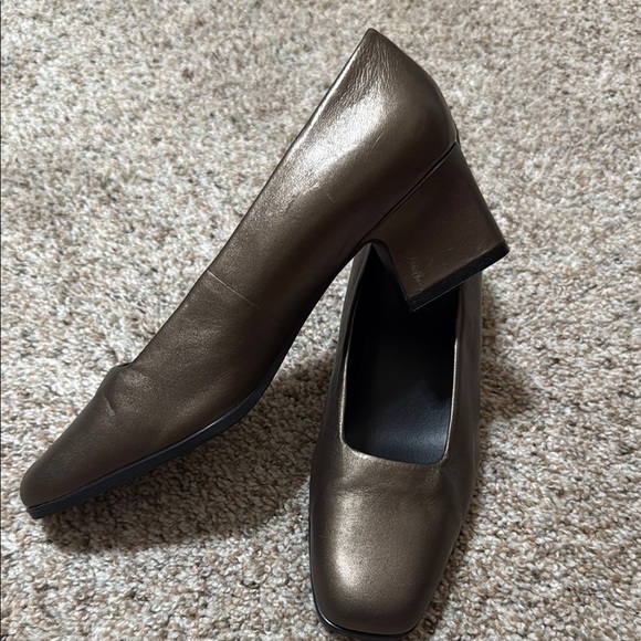 NWOB AEROSOLS Comfortable Women's Mid Heel Pump in Bronze Genuine Leather - Picture 1 of 6